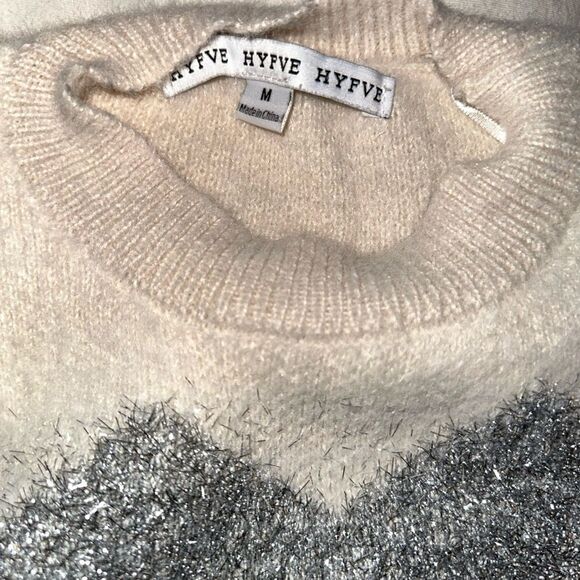 Soft festive sweater - Picture 2 of 2